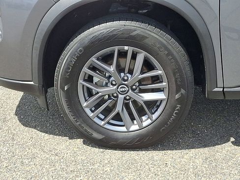 Used 2024 Nissan Rogue S AWD/4WD image 8