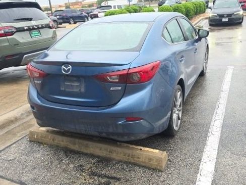 Used 2018 MAZDA MAZDA3 Touring FWD image 7