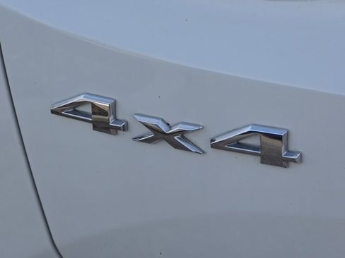 Used 2023 Jeep Renegade Latitude w/ Premium Group image 18