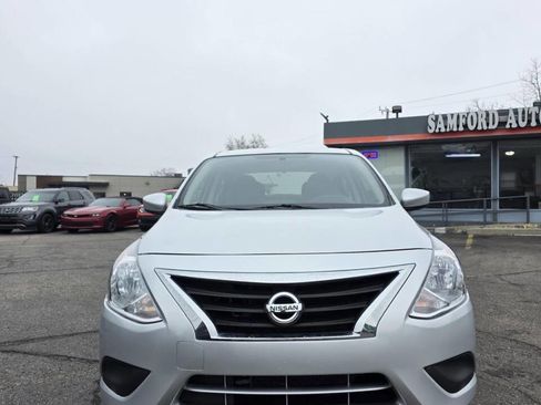 Used 2018 Nissan Versa SV image 6