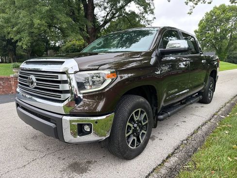 Used 2018 Toyota Tundra Limited w/ Limited Premium Package AWD/4WD image 5