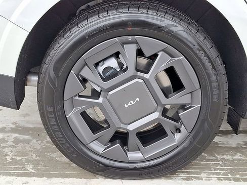 New 2026 Kia Carnival EX image 5