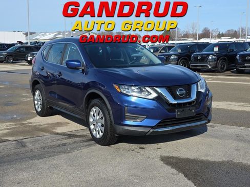 Used 2019 Nissan Rogue S image 1