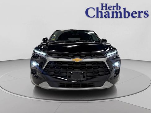 Used 2023 Chevrolet Blazer LT AWD/4WD image 2