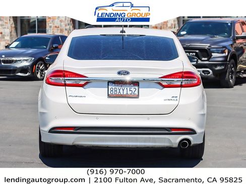 Used 2018 Ford Fusion SE image 3