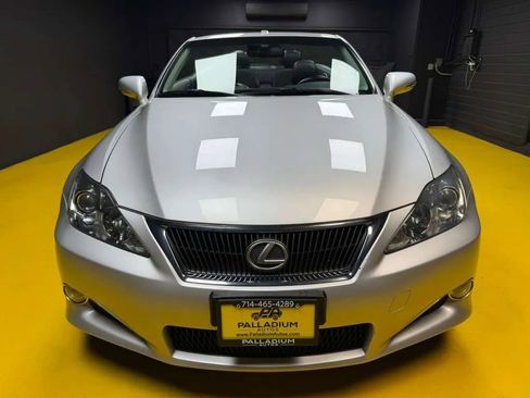 Used 2010 Lexus IS 250C image 2