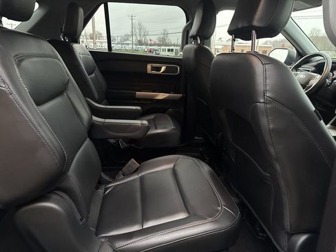 Used 2022 Ford Explorer XLT w/ Equipment Group 202A image 35