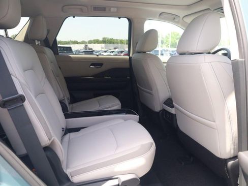 New 2026 Nissan Pathfinder SL w/ SL Premium Package AWD/4WD image 22