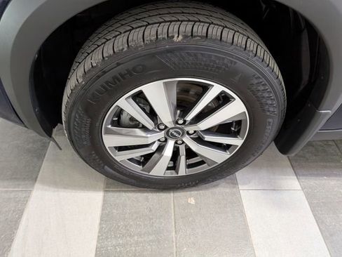 Used 2025 Nissan Pathfinder SL AWD/4WD image 7