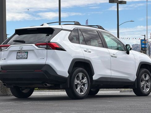 Used 2023 Toyota RAV4 XLE w/ Convenience Package FWD image 5