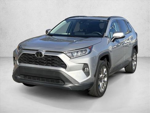 Used 2021 Toyota RAV4 XLE Premium image 24