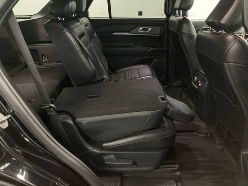 Used 2025 Ford Explorer ST-Line w/ ST-Line Street Pack AWD/4WD image 43