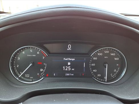 Used 2023 Cadillac XT4 Luxury w/ Cold Weather Package FWD image 18