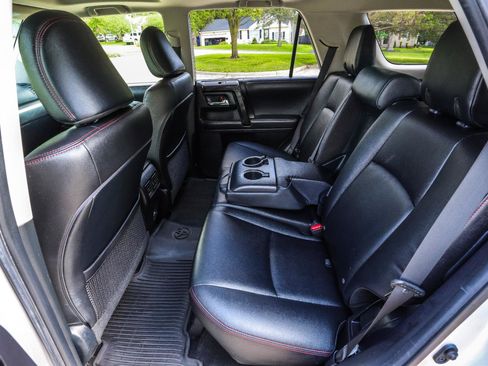 Used 2020 Toyota 4Runner Venture w/ Moonroof Package AWD/4WD image 43