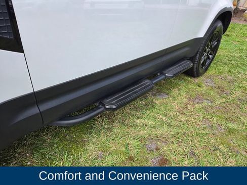 Used 2025 Land Rover Defender 110 S image 9