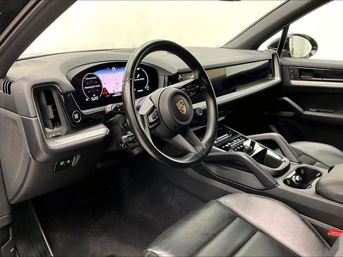 Used 2024 Porsche Cayenne image 13