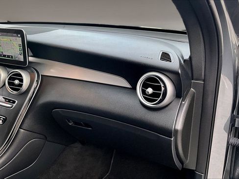 Used 2021 Mercedes-Benz GLC 300 4MATIC image 24