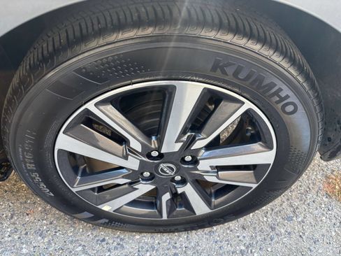 Used 2025 Nissan Versa SV FWD image 23