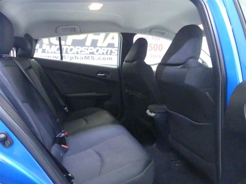 Used 2020 Toyota Prius LE AWD/4WD image 18