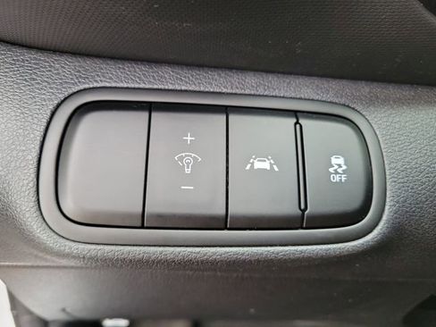 Used 2022 Hyundai Venue Limited w/ Cargo Package image 21