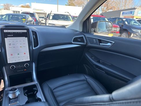 Used 2024 Ford Edge SEL image 12