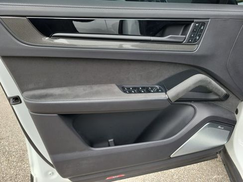 Certified 2024 Porsche Cayenne Turbo GT AWD/4WD image 23