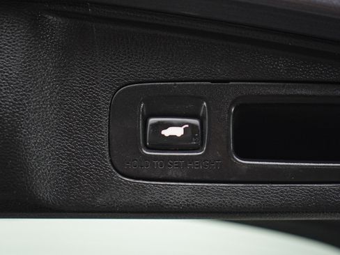 Used 2018 Honda CR-V Touring image 17