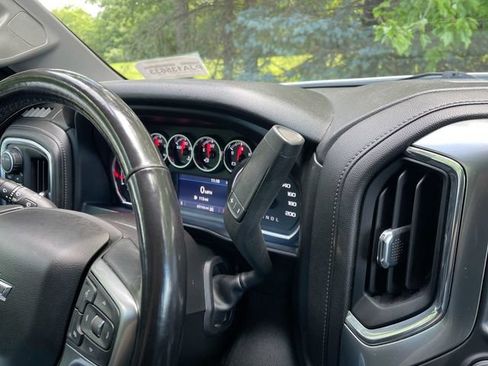 Used 2022 Chevrolet Silverado 1500 RST AWD/4WD image 16