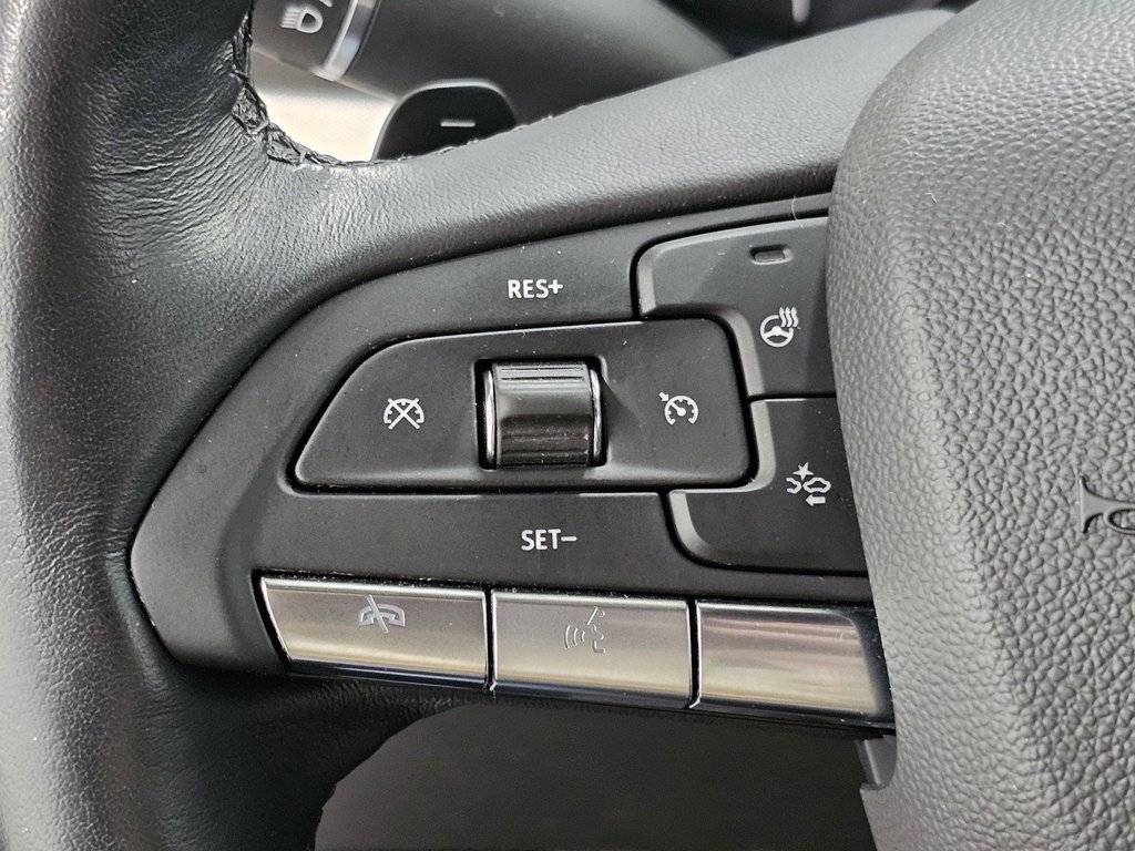 Used 2023 Cadillac XT4 Premium Luxury w/ Technology Package AWD/4WD image 41