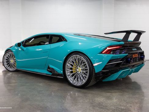 Used 2022 Lamborghini Huracan EVO RWD image 7