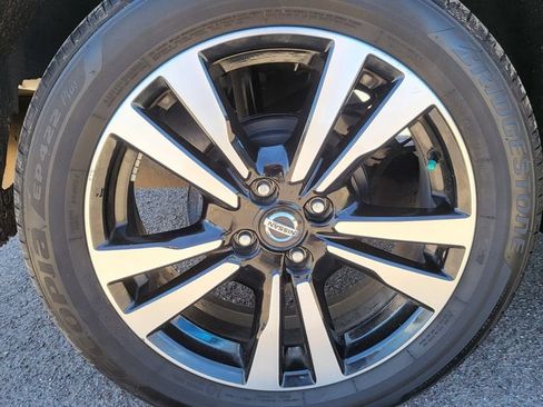 Used 2019 Nissan Kicks SV FWD image 14