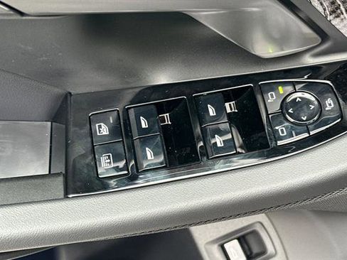 New 2026 BMW M5 w/ Executive Package image 11