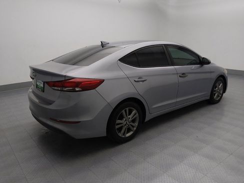 Used 2017 Hyundai Elantra SE image 10