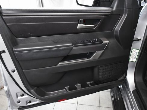 Used 2024 Toyota Sequoia Platinum image 9