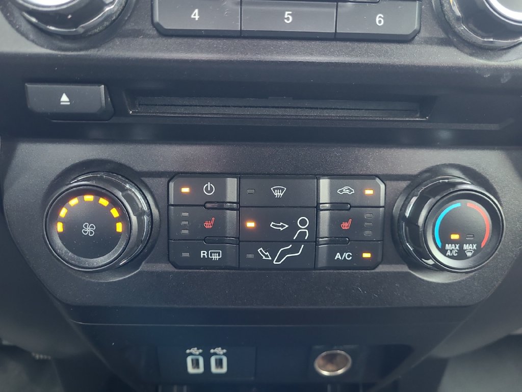 Used 2017 Ford F350 XLT w/ XLT Premium Package AWD/4WD image 20