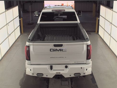 Used 2024 GMC Sierra 3500 Denali Ultimate AWD/4WD image 23