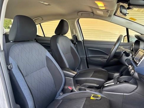 Used 2025 Nissan Versa SV FWD image 26
