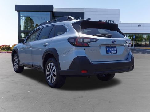 Used 2025 Subaru Outback Premium AWD/4WD image 5