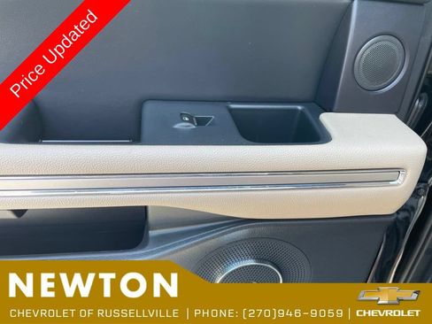Used 2023 Ford Expedition Limited AWD/4WD image 39