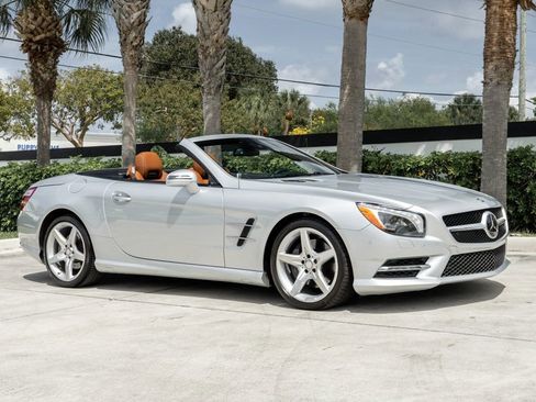 Used 2016 Mercedes-Benz SL 550 image 12