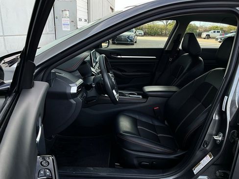 Used 2025 Nissan Altima 2.5 SR image 10