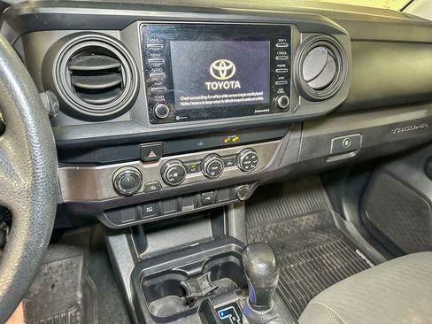 Used 2020 Toyota Tacoma SR AWD/4WD image 11