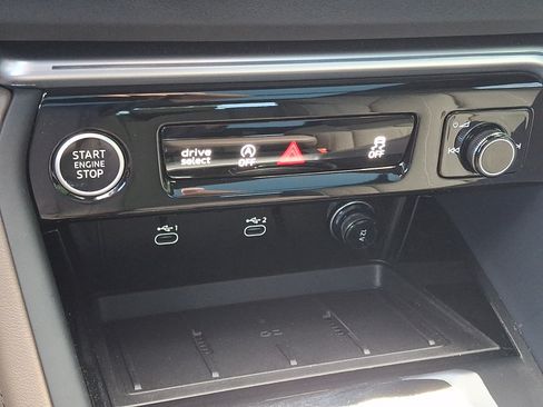Used 2025 Audi Q5 Premium Plus AWD/4WD image 16