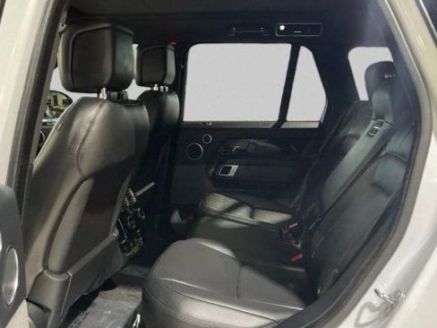 Used 2018 Land Rover Range Rover HSE image 13