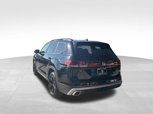 New 2026 Volkswagen Atlas Peak Edition image 6