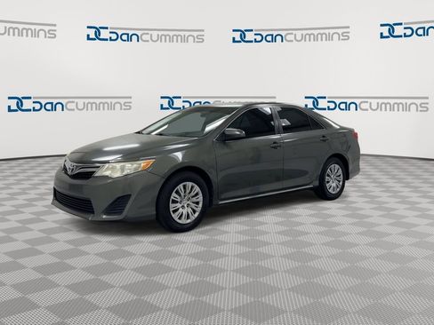 Used 2012 Toyota Camry LE image 4