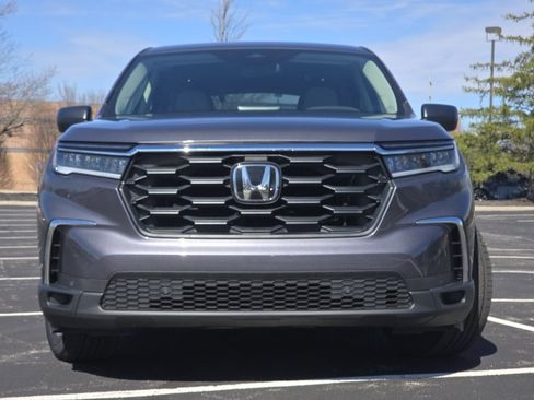 Used 2023 Honda Pilot LX image 13