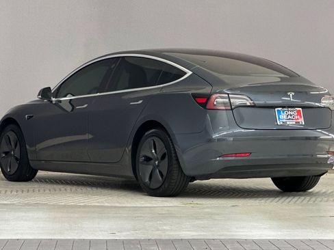 Used 2018 Tesla Model 3 Mid Range image 3