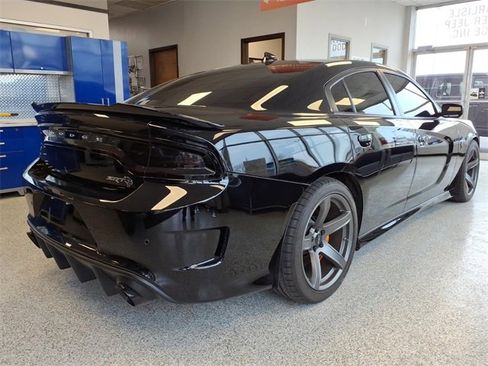 Used 2018 Dodge Charger SRT Hellcat w/ Harman/Kardon Audio Group image 7