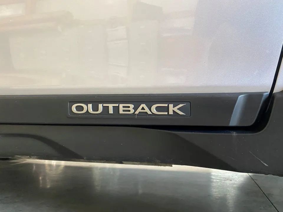 Used 2017 Subaru Outback 2.5i Premium AWD/4WD image 14